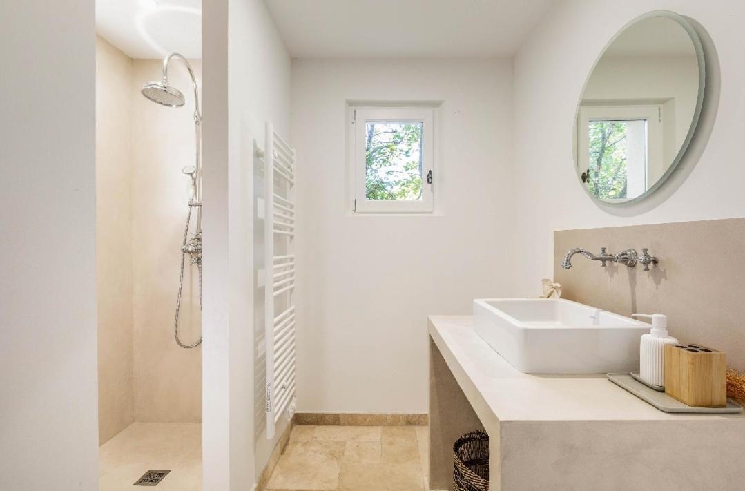 לינה וארוחת בוקר Ménerbes Le Cabanon מראה חיצוני תמונה